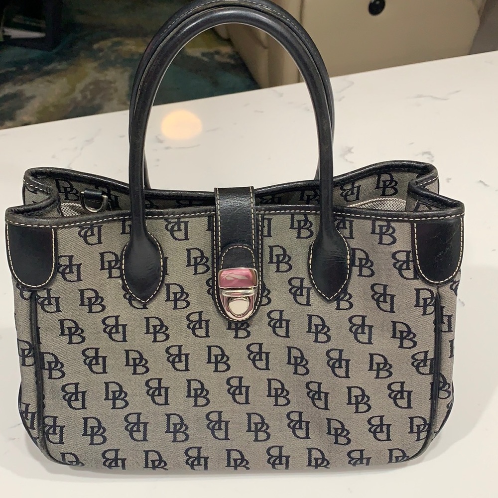Dooney & Bourke